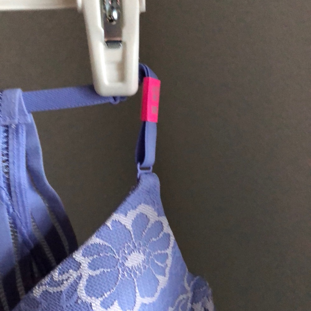 Pink bra - Picture 2 of 4